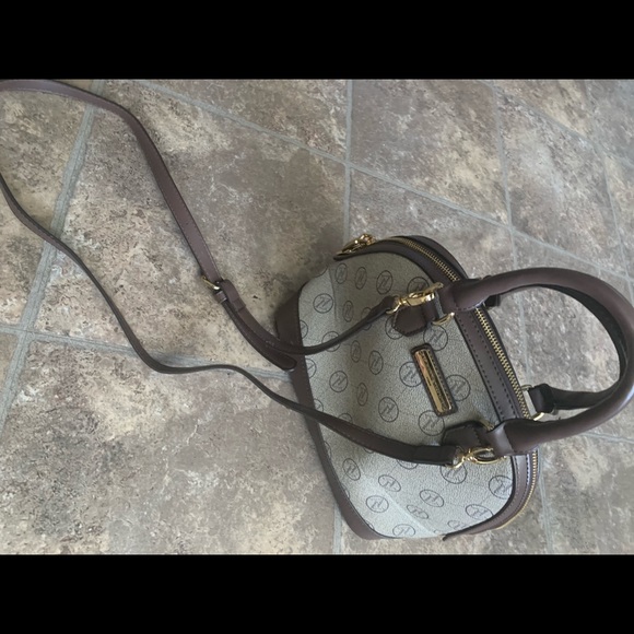 Adrienne Vittadini brown / beige purse - Picture 5 of 5